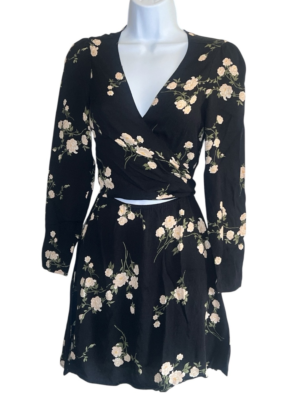 Reformation Black Floral Wrap Mini Dress Romantic Coquette Cottagecore Size 4 - Picture 2 of 11